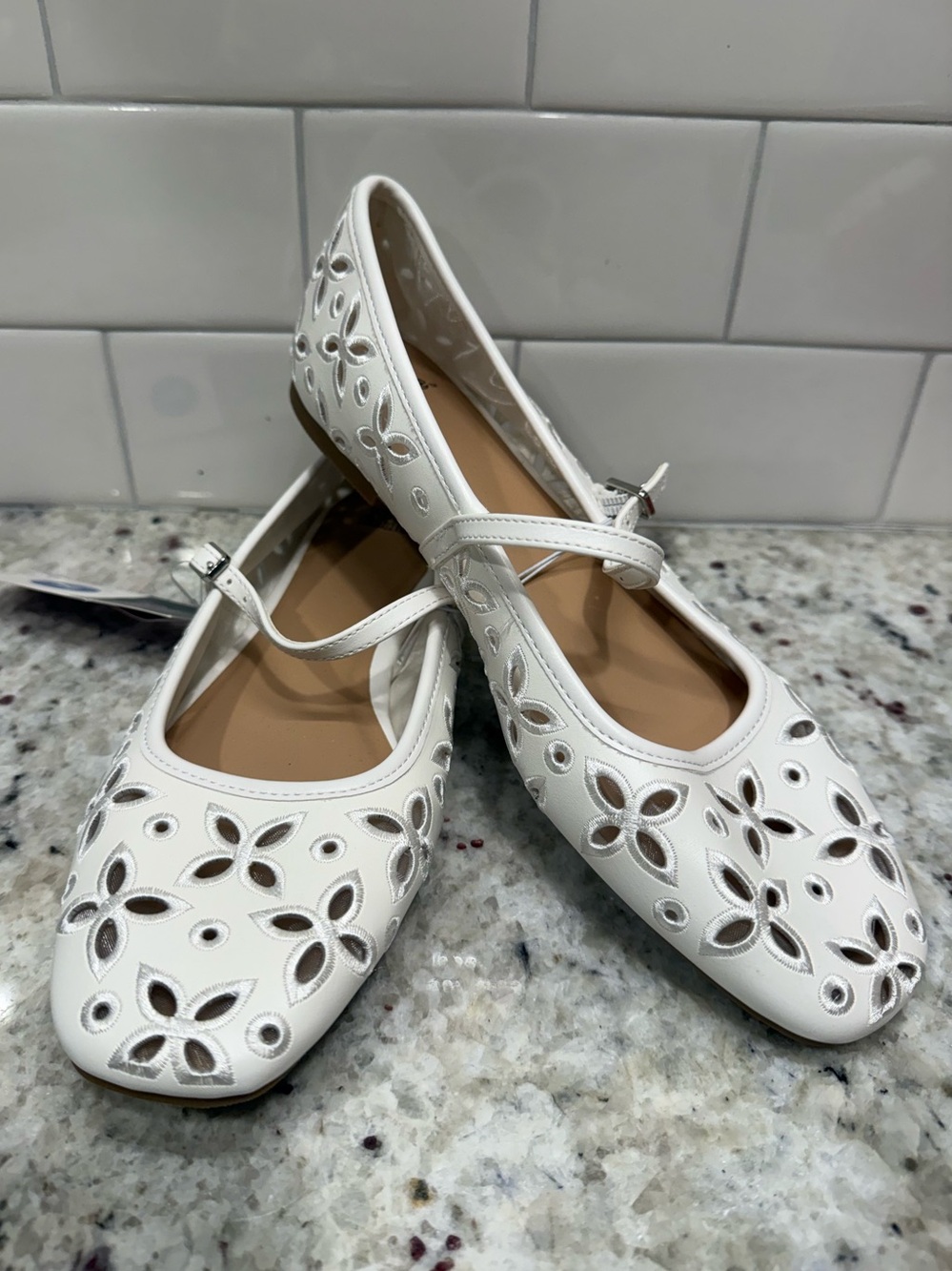 wild fable White Floral Cutout Mary Jane Flats Size 7 NWT